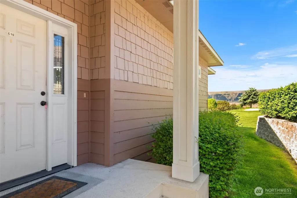 9234 Canyon Drive NW Quincy WA 98848