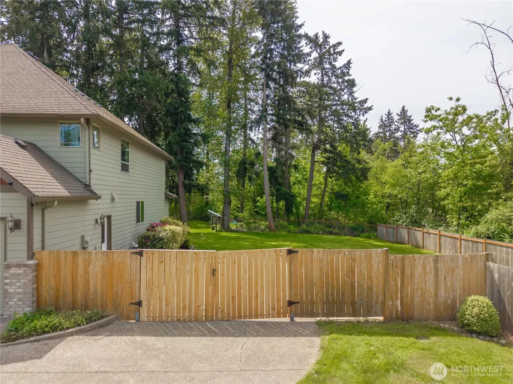 12208 151st Street E Puyallup WA 98374