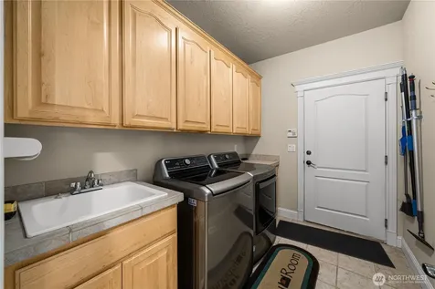 12208 151st Street E Puyallup WA 98374