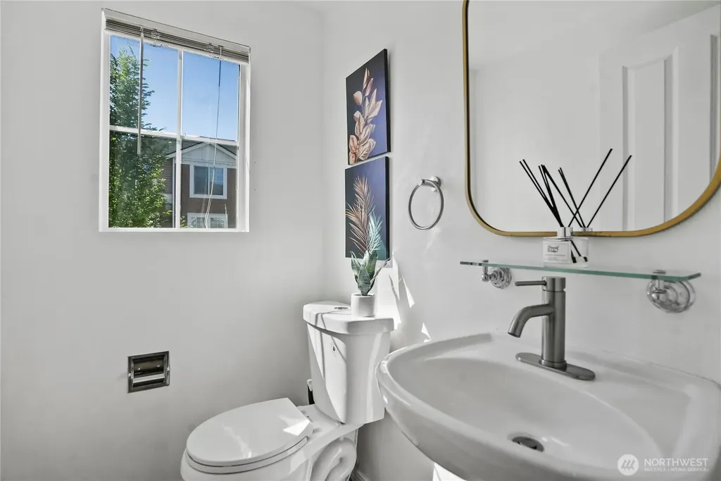 5916 S 232nd Court Kent WA 98032