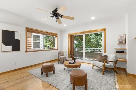 806 N 49th Street Seattle WA 98103