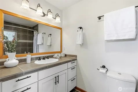 806 N 49th Street Seattle WA 98103