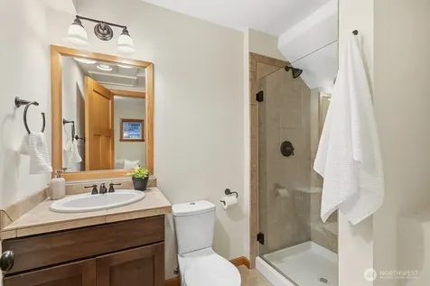 806 N 49th Street Seattle WA 98103