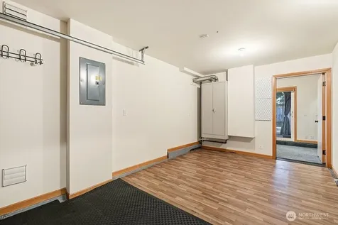 806 N 49th Street Seattle WA 98103