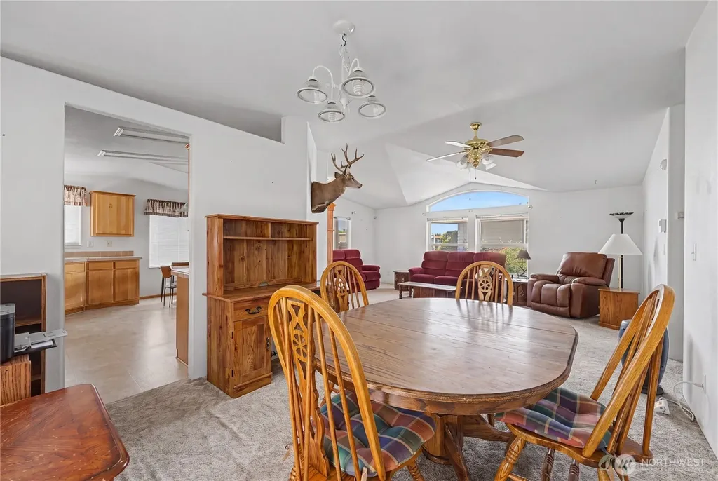 426 7th Ave SE Ephrata WA 98823