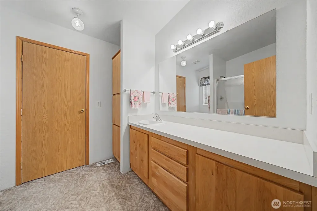 426 7th Ave SE Ephrata WA 98823