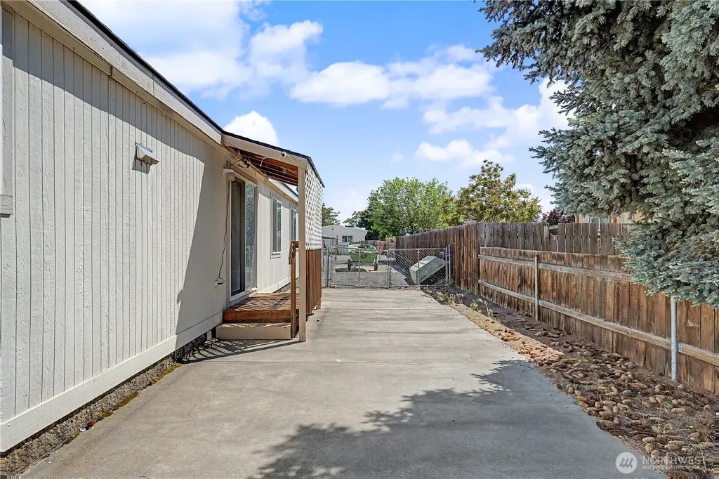 426 7th Ave SE Ephrata WA 98823