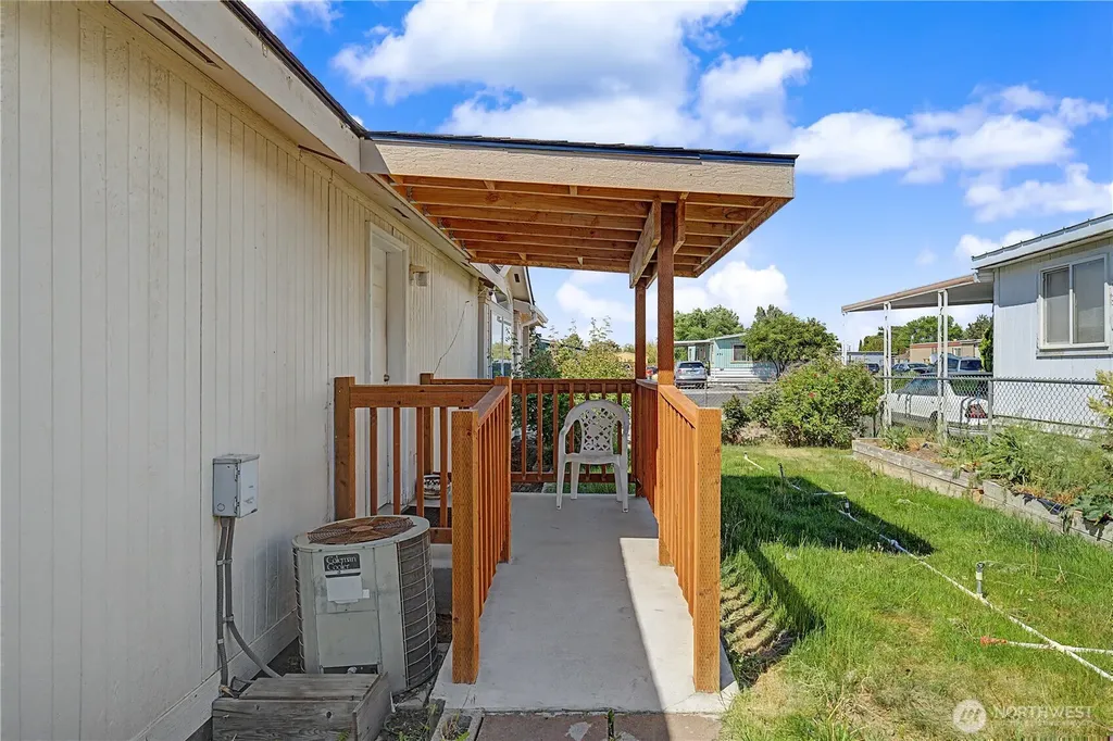 426 7th Ave SE Ephrata WA 98823