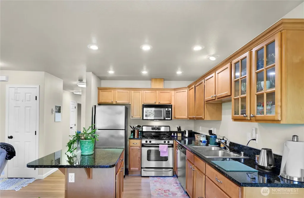 1389 Bayview Court Blaine WA 98230