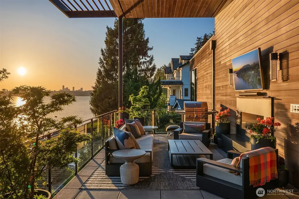 4041 W Mercer Way Mercer Island WA 98040