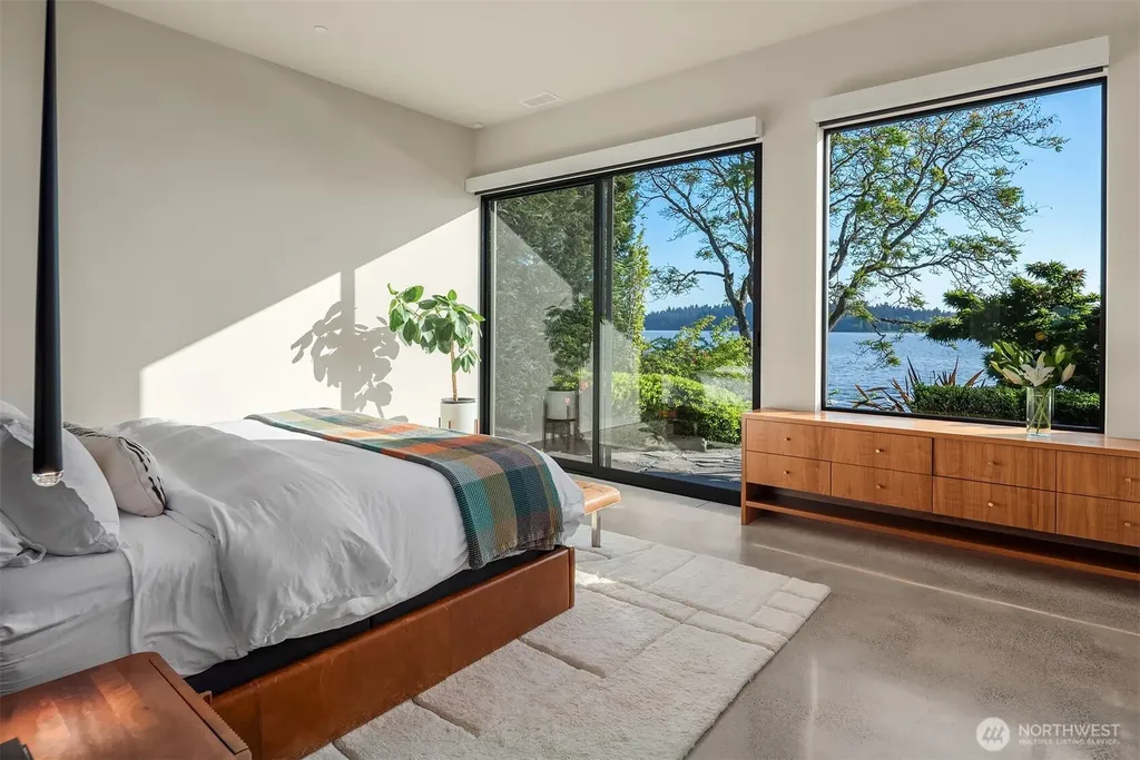 4041 W Mercer Way Mercer Island WA 98040