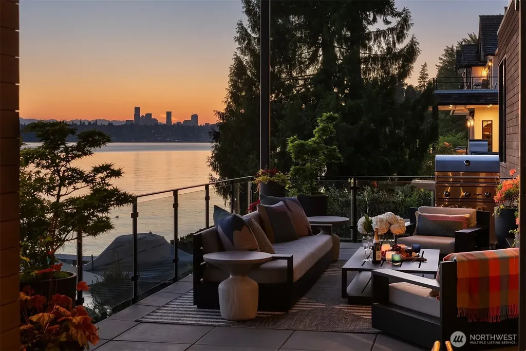 4041 W Mercer Way Mercer Island WA 98040