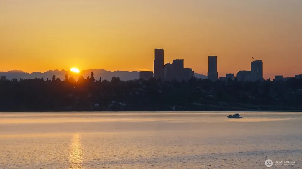 4041 W Mercer Way Mercer Island WA 98040
