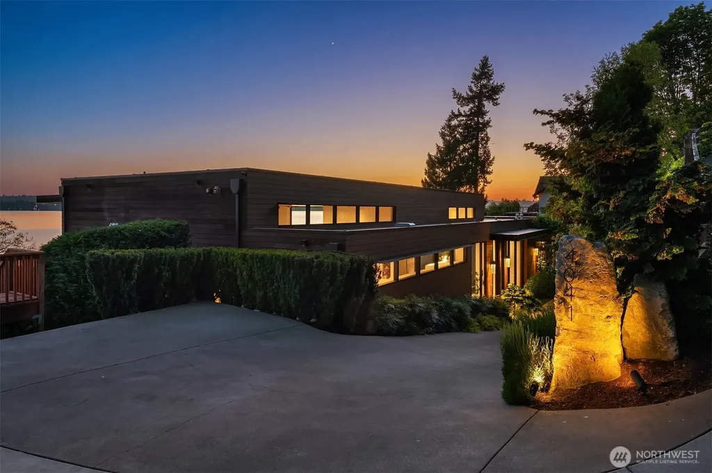 4041 W Mercer Way Mercer Island WA 98040