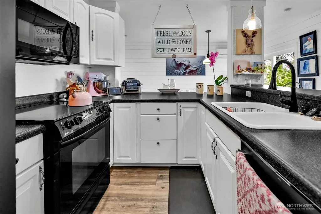 16626 Pleasant Beach Drive SE Yelm WA 98597