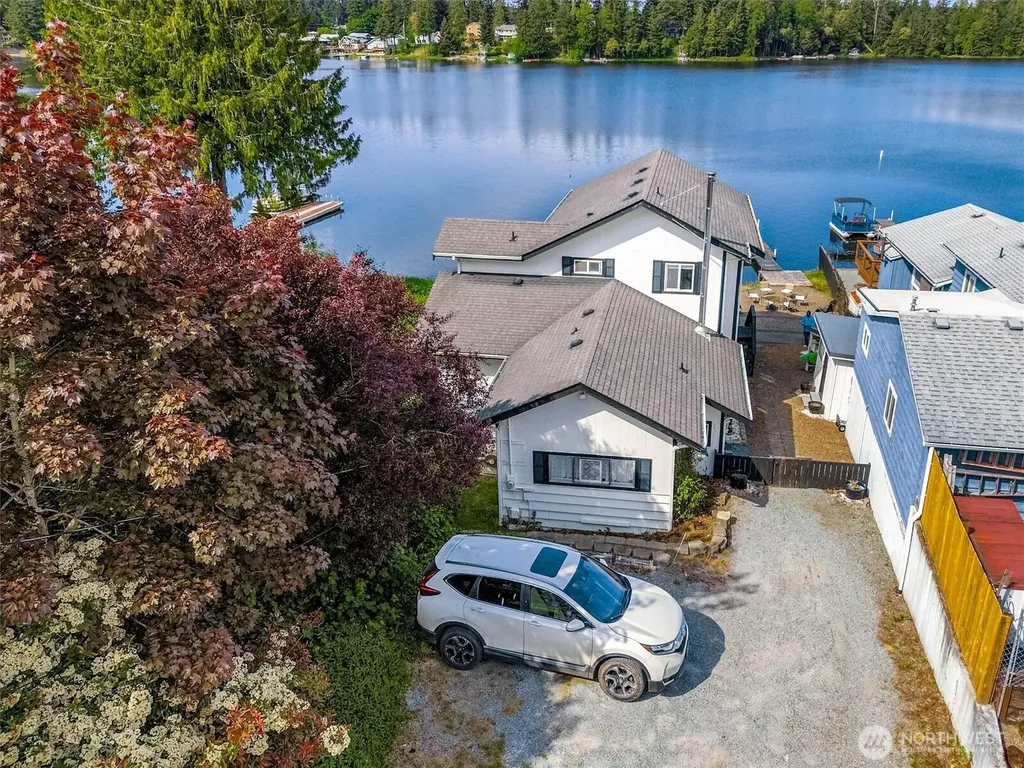 16626 Pleasant Beach Drive SE Yelm WA 98597