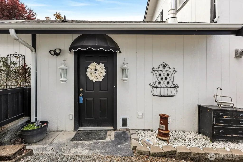 16626 Pleasant Beach Drive SE Yelm WA 98597
