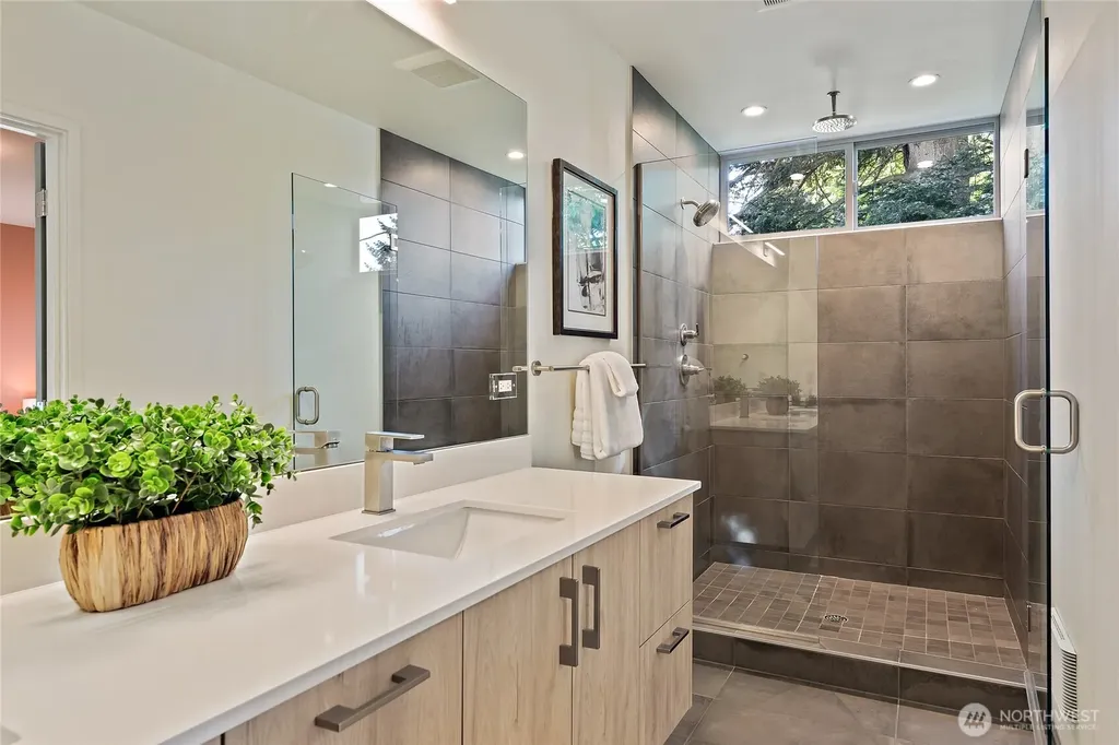 8424 24th Avenue SW Seattle WA 98106