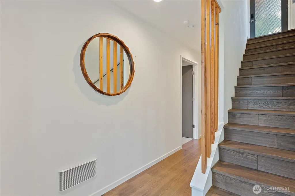 8424 24th Avenue SW Seattle WA 98106