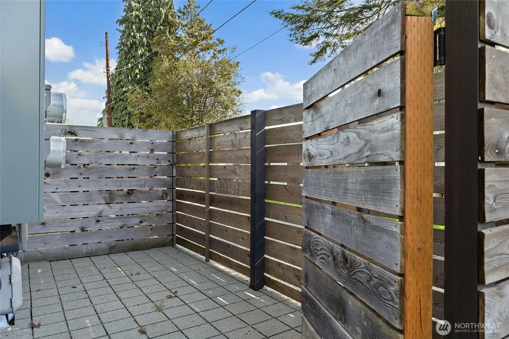 8424 24th Avenue SW Seattle WA 98106