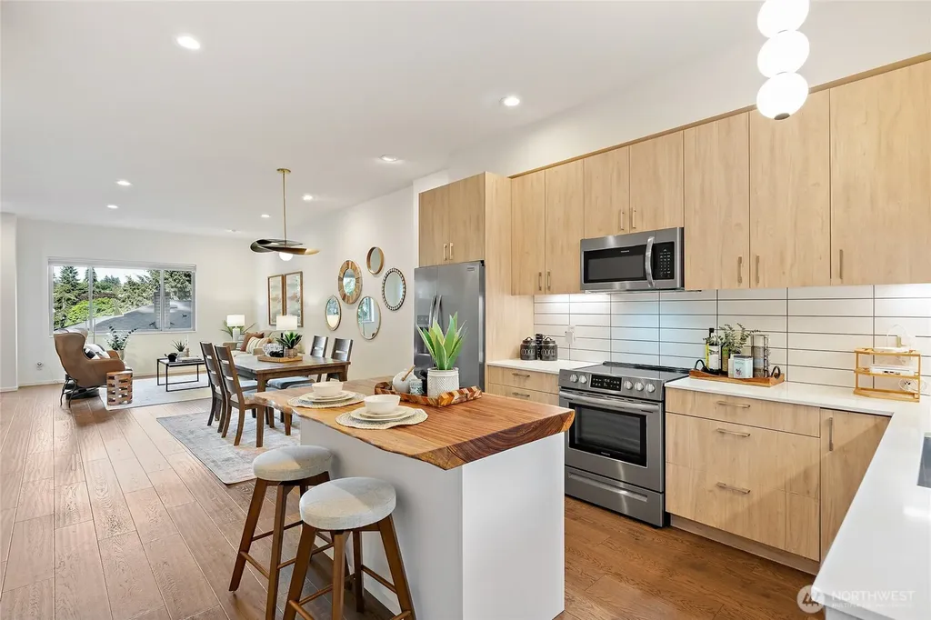 8424 24th Avenue SW Seattle WA 98106