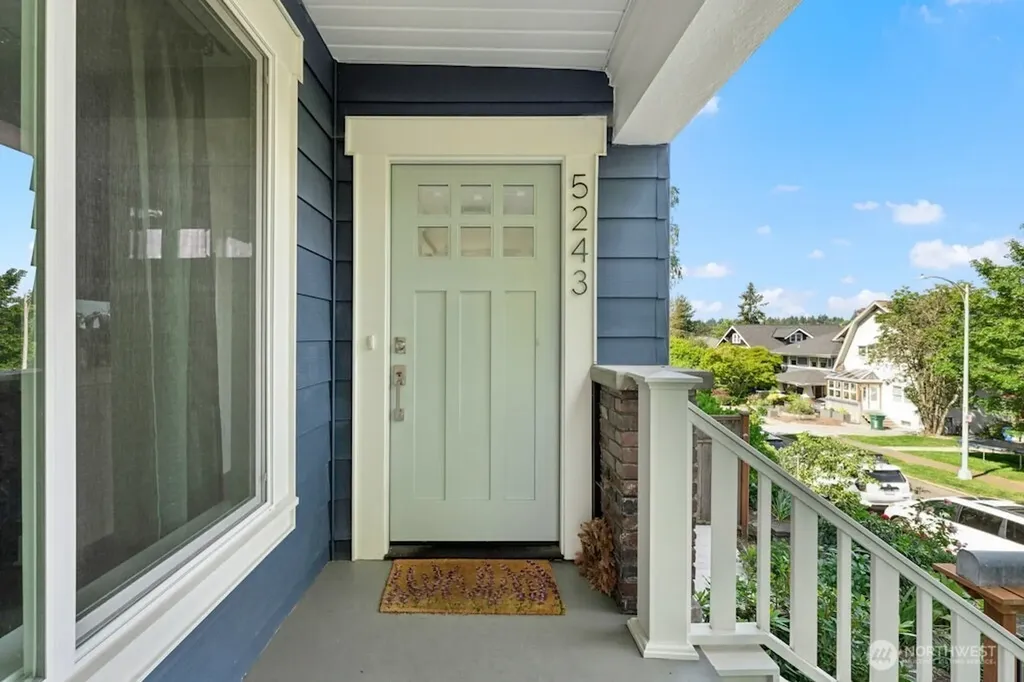 5243 19th Avenue NE Seattle WA 98105