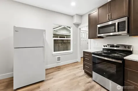 5243 19th Avenue NE Seattle WA 98105