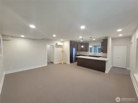 5243 19th Avenue NE Seattle WA 98105