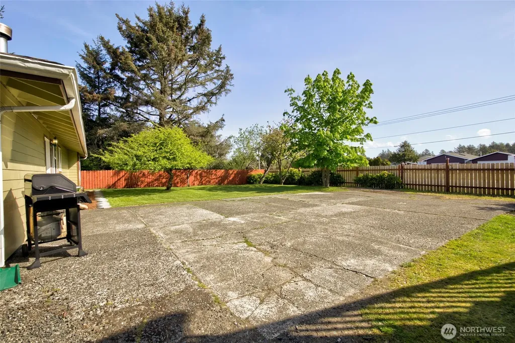 248 NW Ensign Avenue Ocean Shores WA 98569