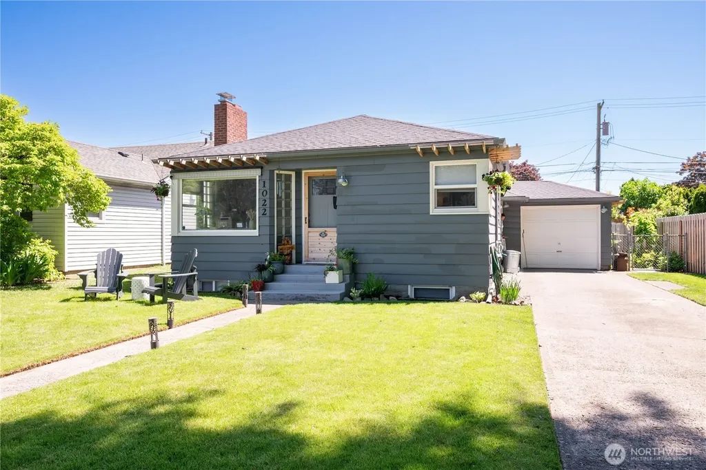 1022 22nd Avenue Longview WA 98632