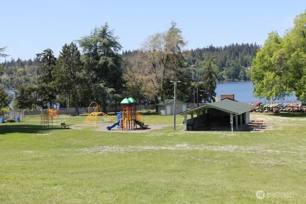 2418 Crestridge Drive NW Olympia WA 98502