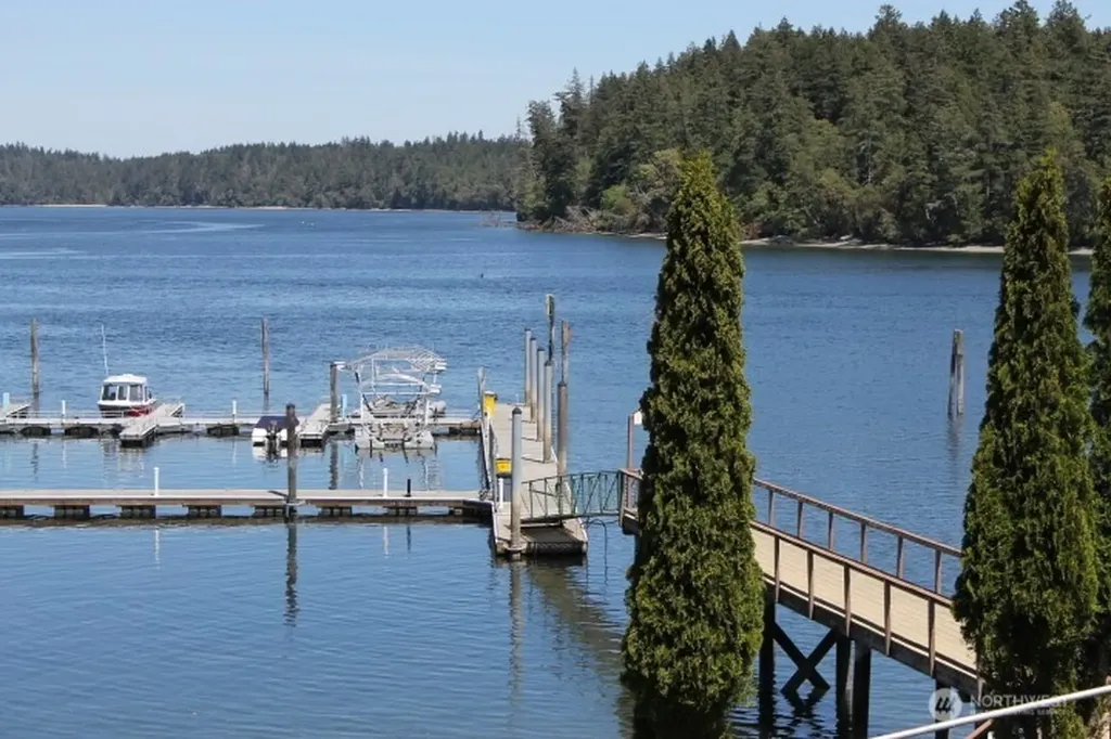 2418 Crestridge Drive NW Olympia WA 98502