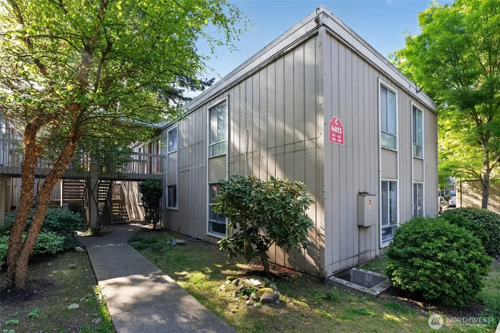 4813 180th Street SW Lynnwood WA 98037