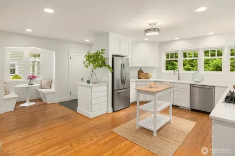 14864 Sivertson Road NE Bainbridge Island WA 98110
