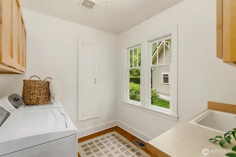 14864 Sivertson Road NE Bainbridge Island WA 98110