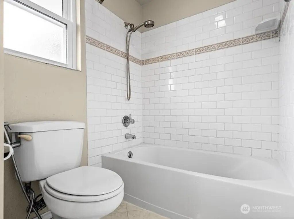 19203 40th Avenue W Lynnwood WA 98036