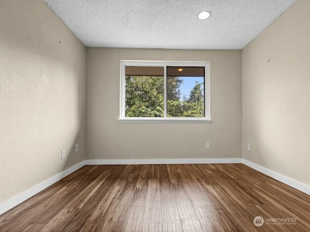 19203 40th Avenue W Lynnwood WA 98036