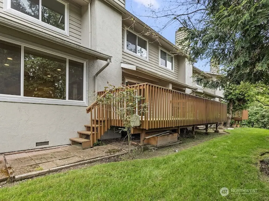19203 40th Avenue W Lynnwood WA 98036