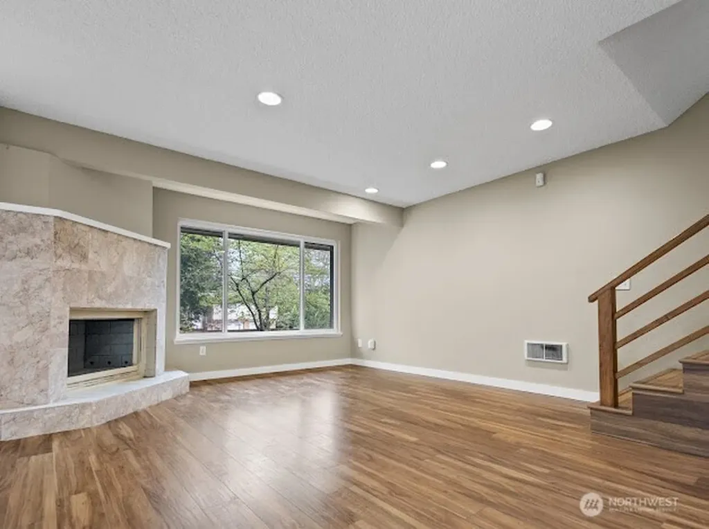 19203 40th Avenue W Lynnwood WA 98036