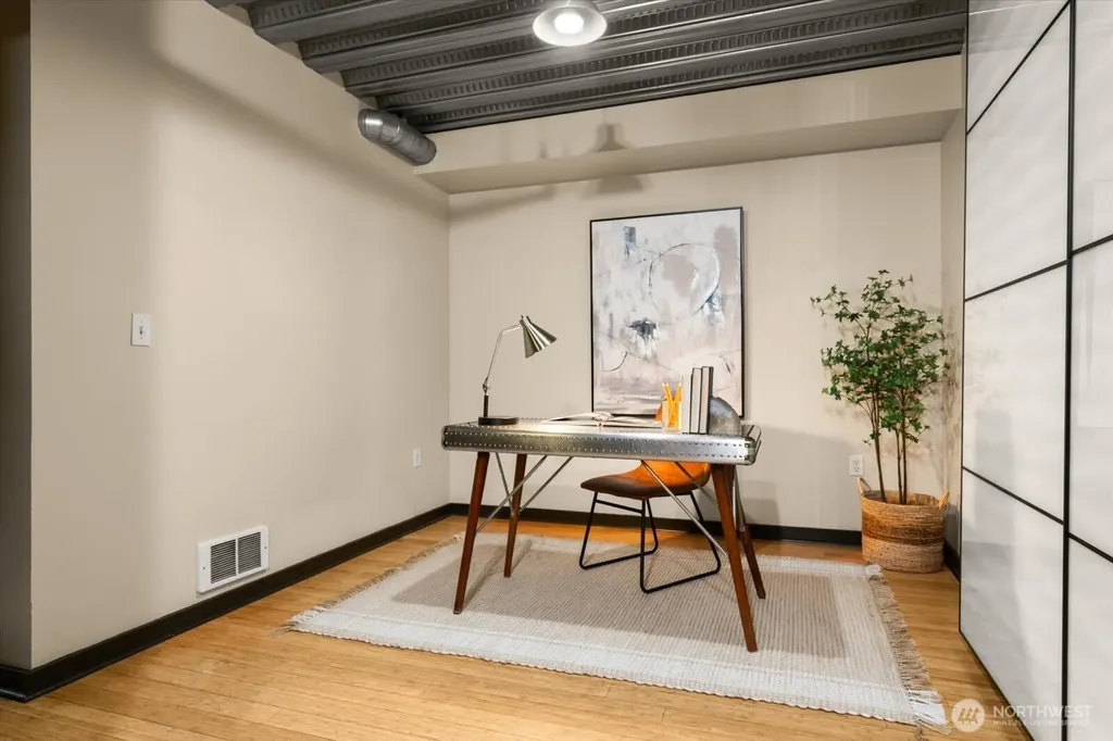 401 9th Avenue N Seattle WA 98109