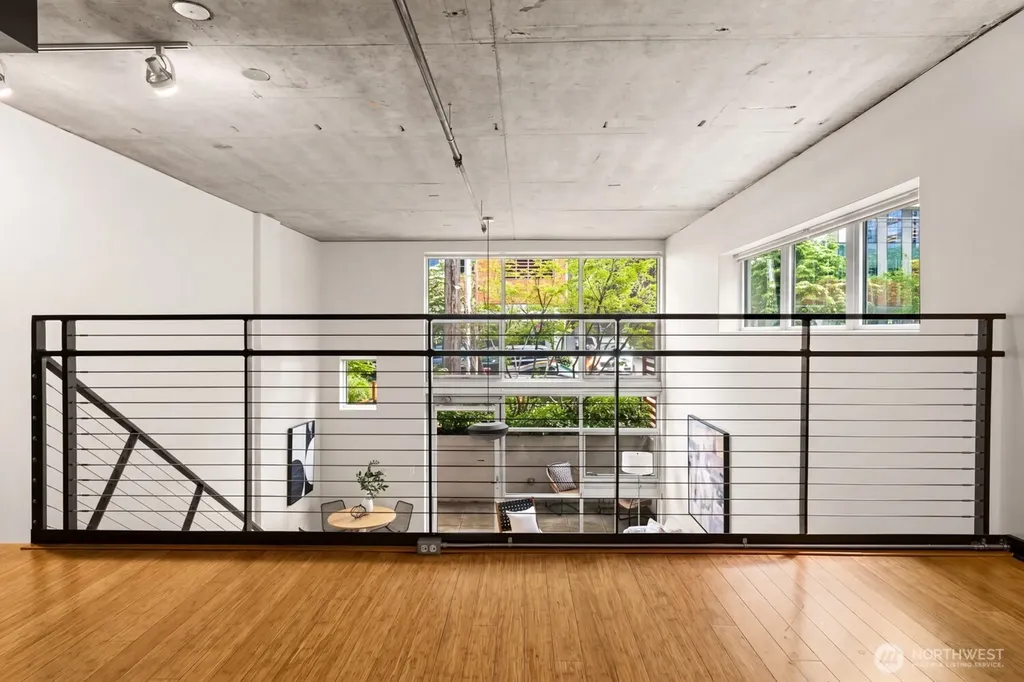 401 9th Avenue N Seattle WA 98109