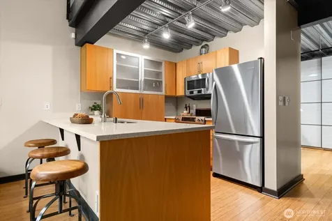 401 9th Avenue N Seattle WA 98109