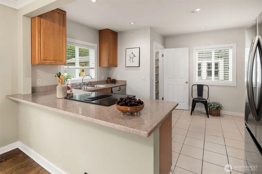 1513 27th Avenue Seattle WA 98122