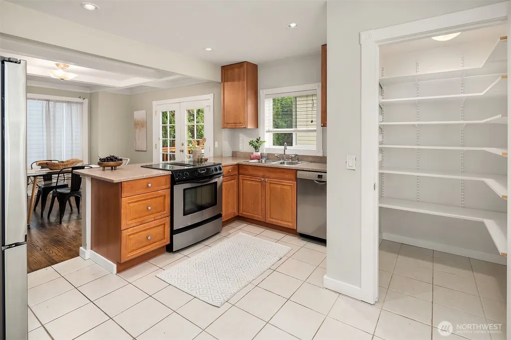 1513 27th Avenue Seattle WA 98122