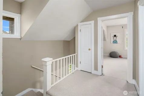 1513 27th Avenue Seattle WA 98122