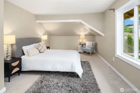 1513 27th Avenue Seattle WA 98122