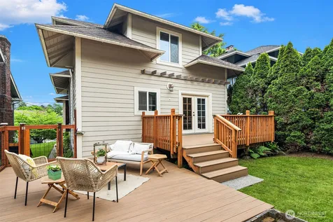 1513 27th Avenue Seattle WA 98122