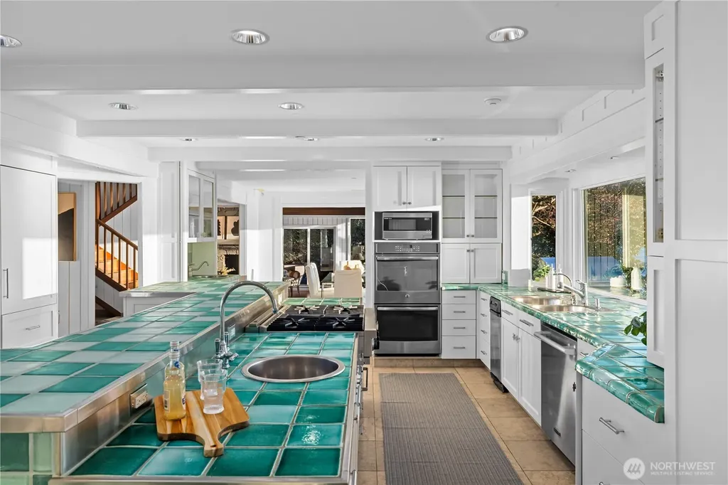 18 Holly Lane Mercer Island WA 98040