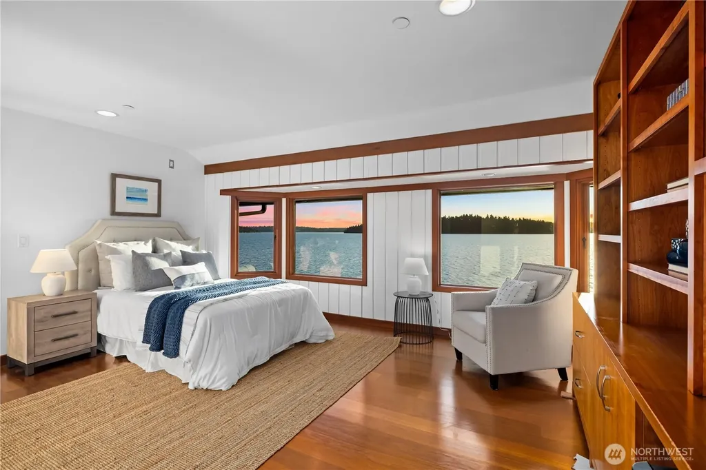 18 Holly Lane Mercer Island WA 98040