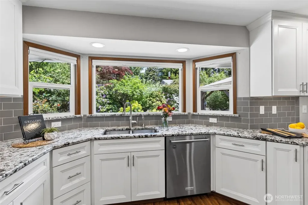 7204 44th Avenue NE Olympia WA 98516